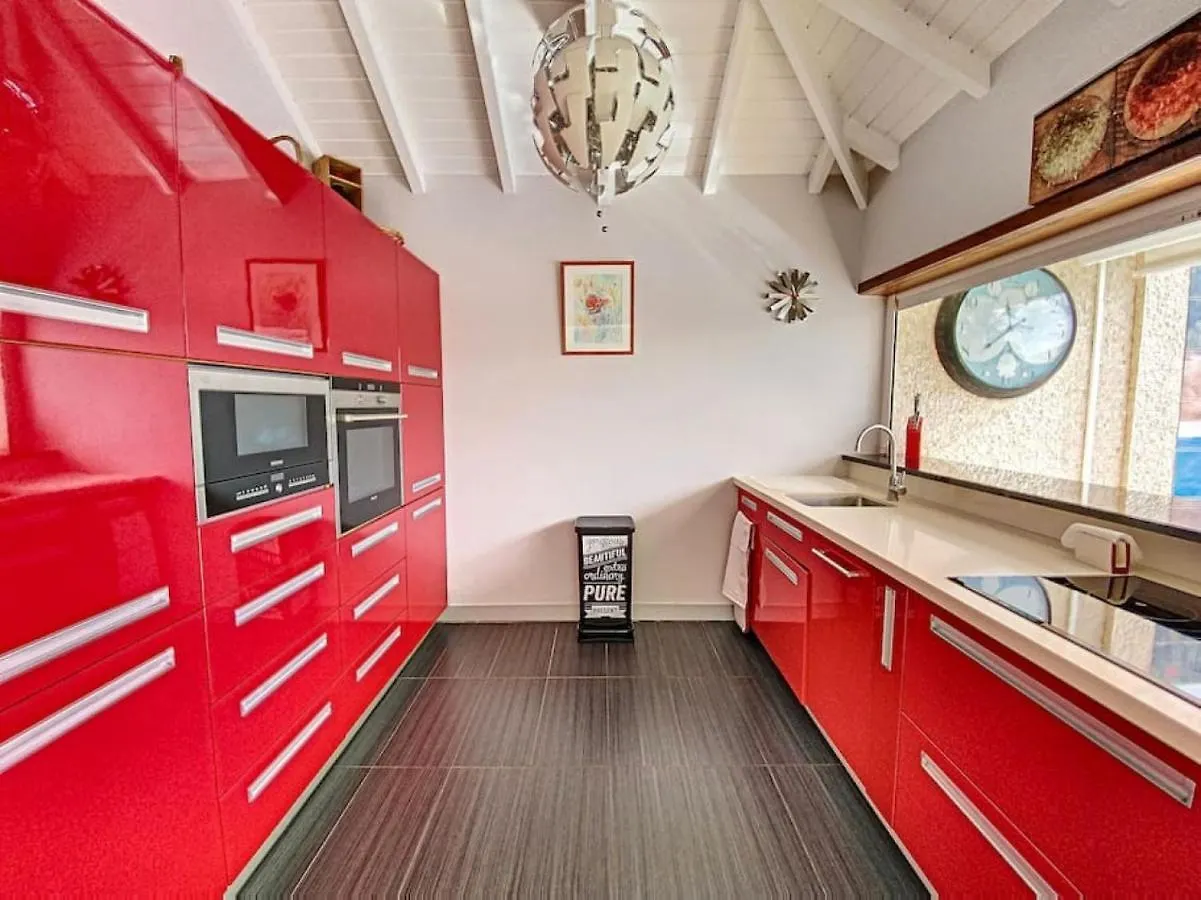 Villa Marie, Swimming Pool, Beach, Pontoon And Jacuzzi, All Private Baie Nettle