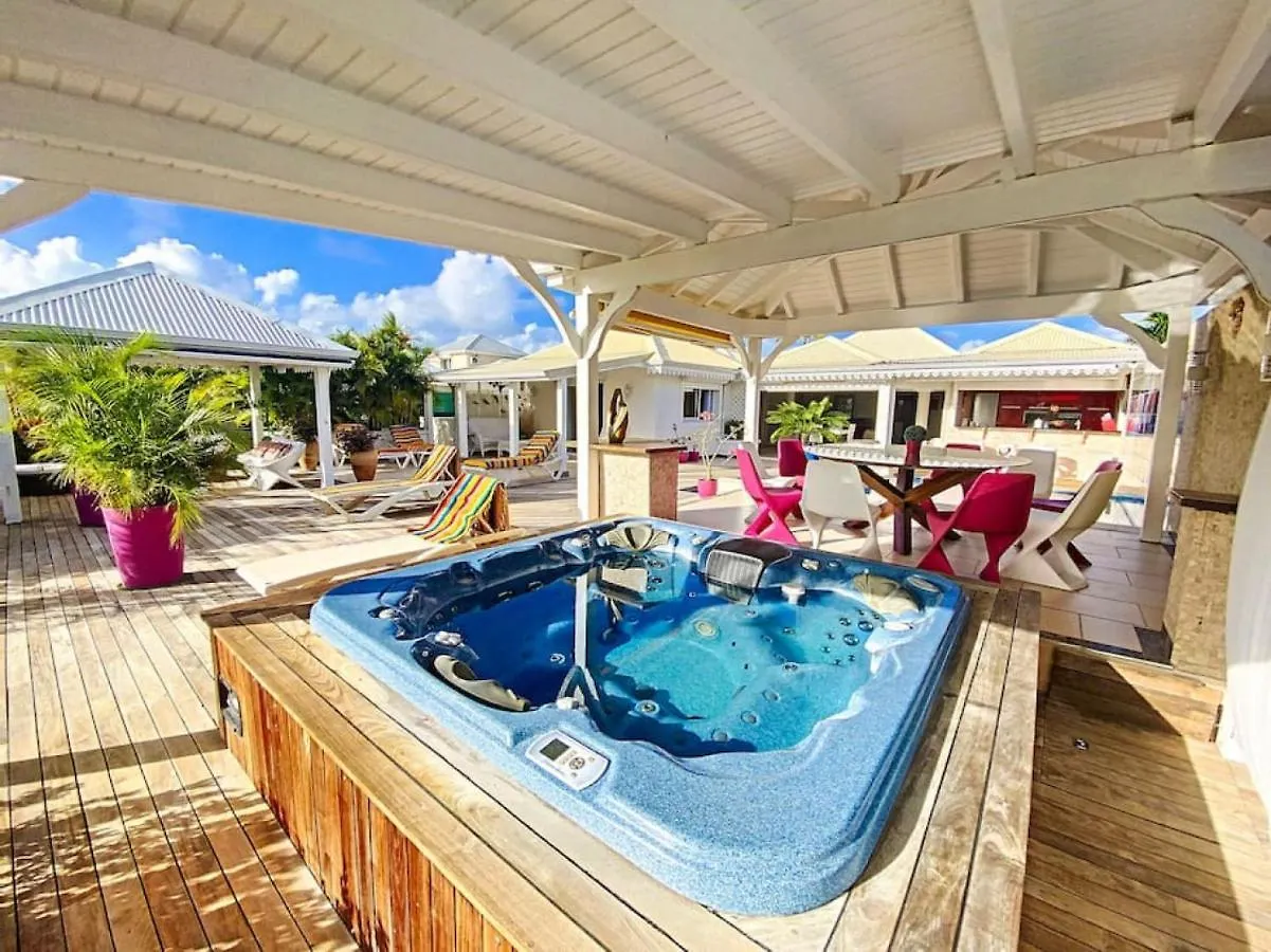 Villa Marie, Swimming Pool, Beach, Pontoon And Jacuzzi, All Private Baie Nettle