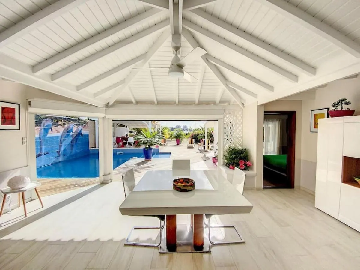 Villa Marie, Swimming Pool, Beach, Pontoon And Jacuzzi, All Private Baie Nettle